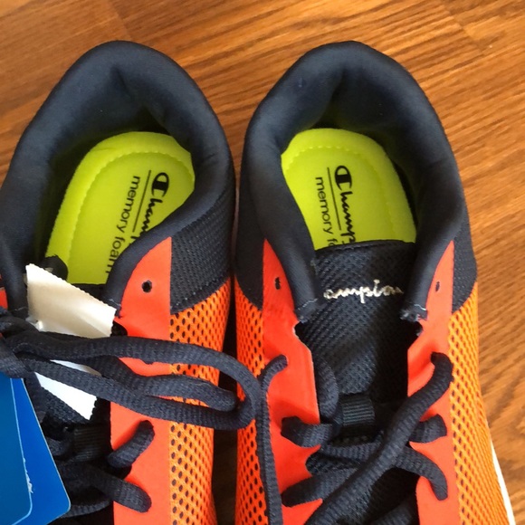 MEN’ S CHAMPION GYM SHOES SIZE 10 1/2! NEW WITH TAGS ON IT! SMOKE FREE HOME! - Picture 2 of 8